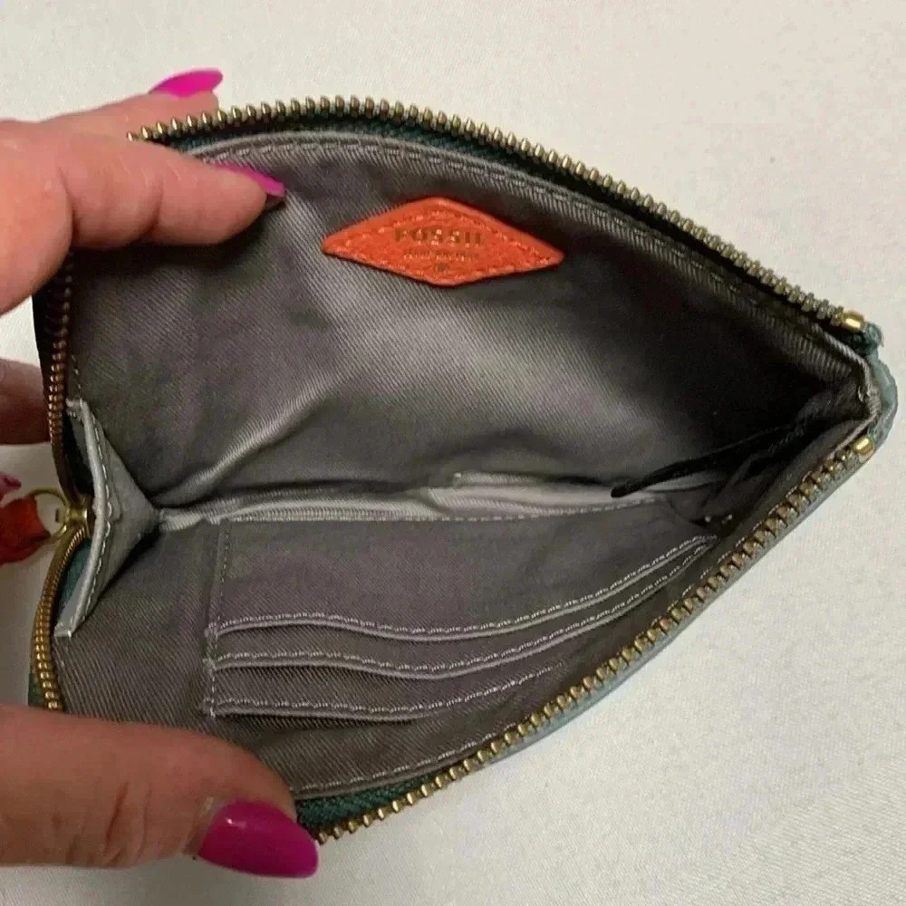 FOSSIL Wristlet, excellent condition. - Picture 4 of 4